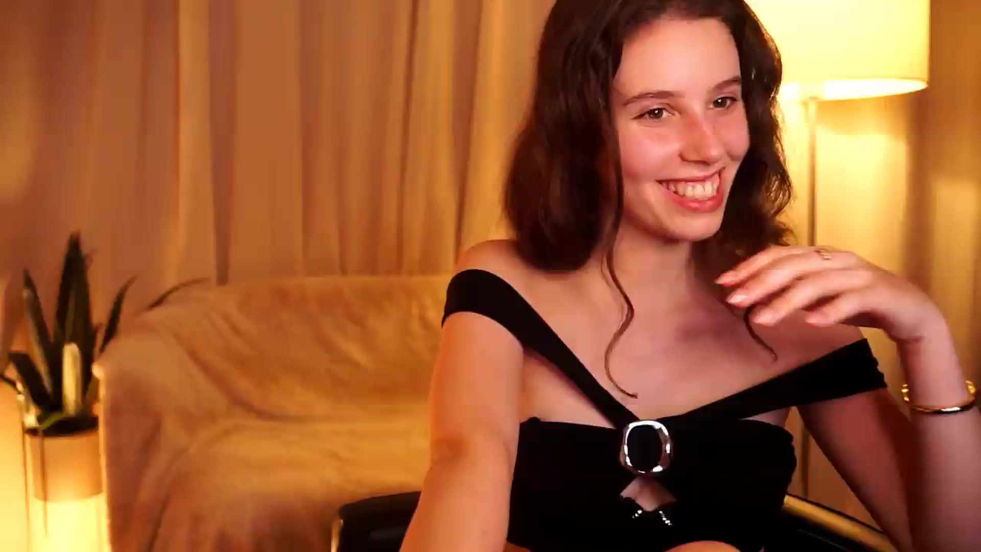 Gallery image thumbnail from PetiteeBratt's myfreecams stream on, 06/04/2026, 11:48 image 10 of 20