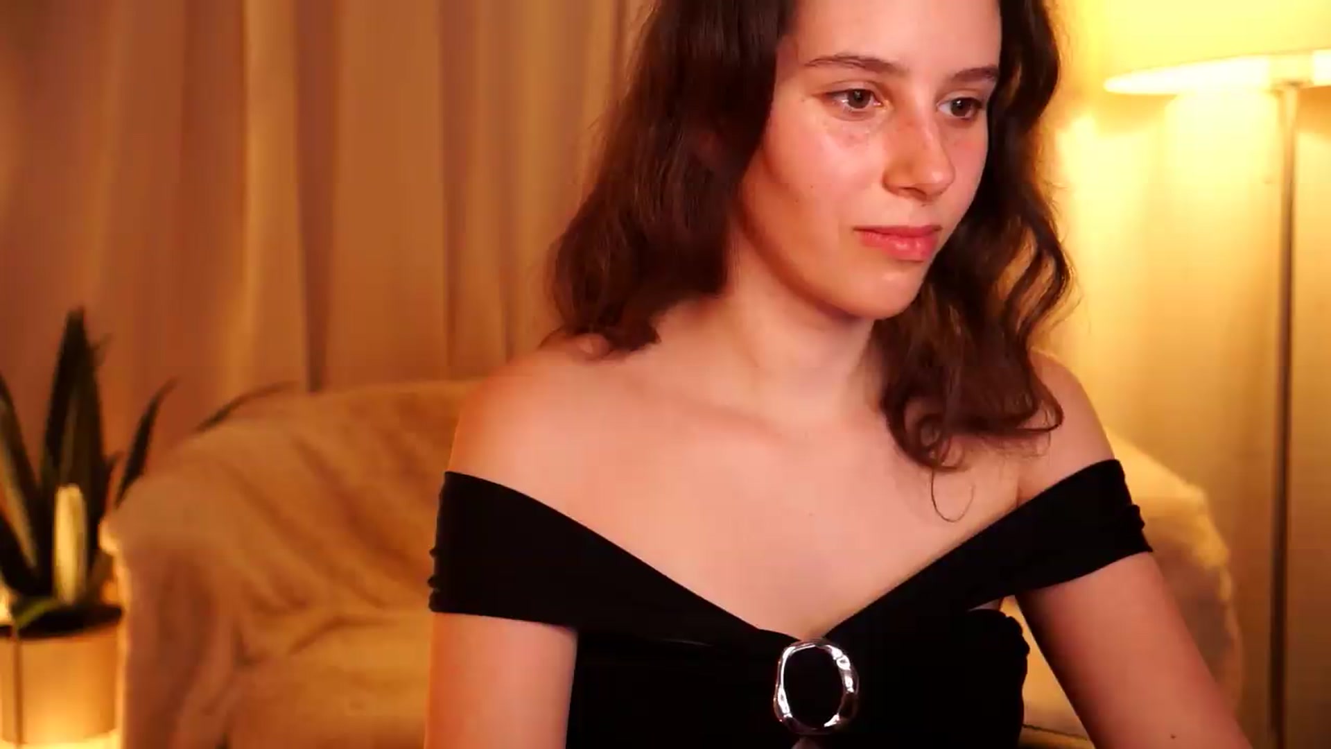 Gallery image thumbnail from PetiteeBratt's myfreecams stream on, 06/04/2026, 13:14 image 11 of 20