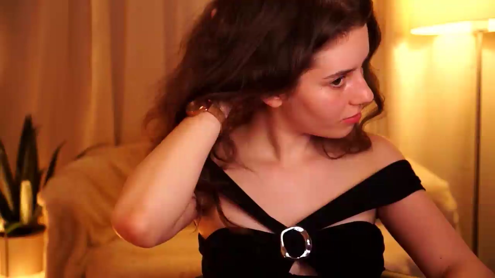 Gallery image thumbnail from PetiteeBratt's myfreecams stream on, 06/04/2026, 13:14 image 17 of 20