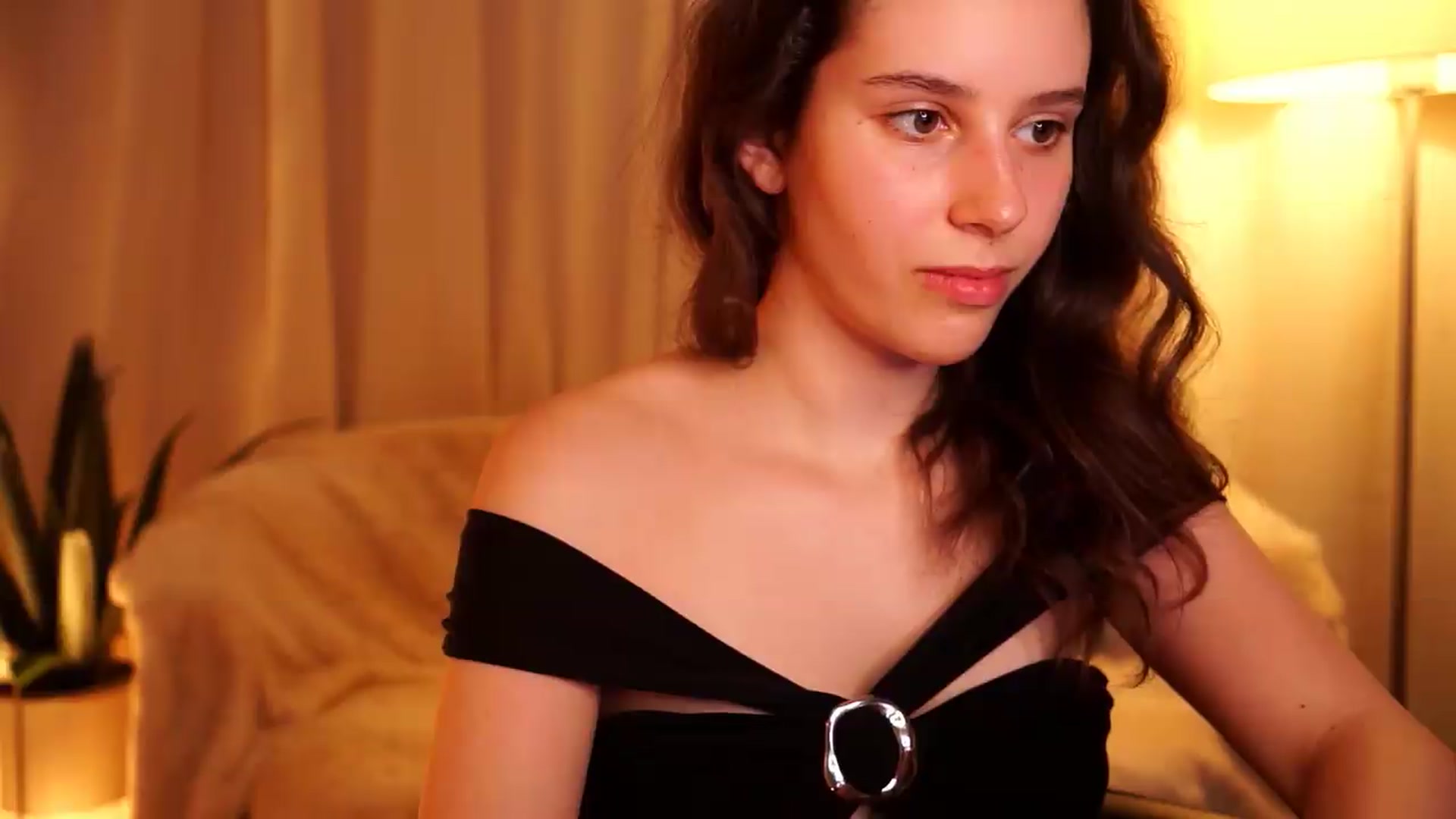 Gallery image thumbnail from PetiteeBratt's myfreecams stream on, 06/04/2026, 13:14 image 12 of 20