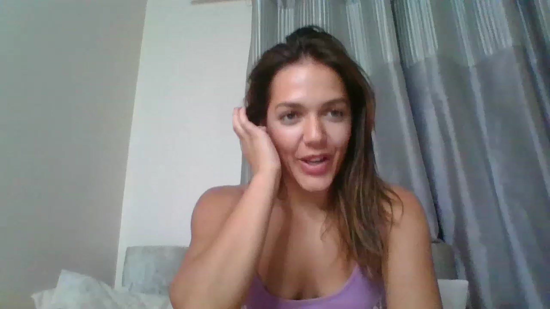 Gallery image thumbnail from Petiteitalian's myfreecams stream on, 08/06/2023, 21:16 image 16 of 20