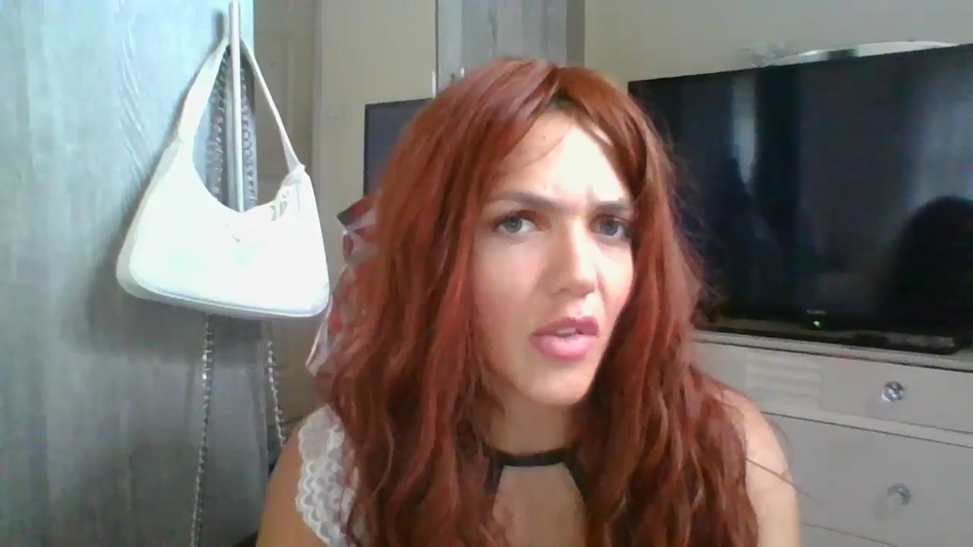 Gallery image thumbnail from Petiteitalian's myfreecams stream on, 08/14/2023, 14:18 image 13 of 20