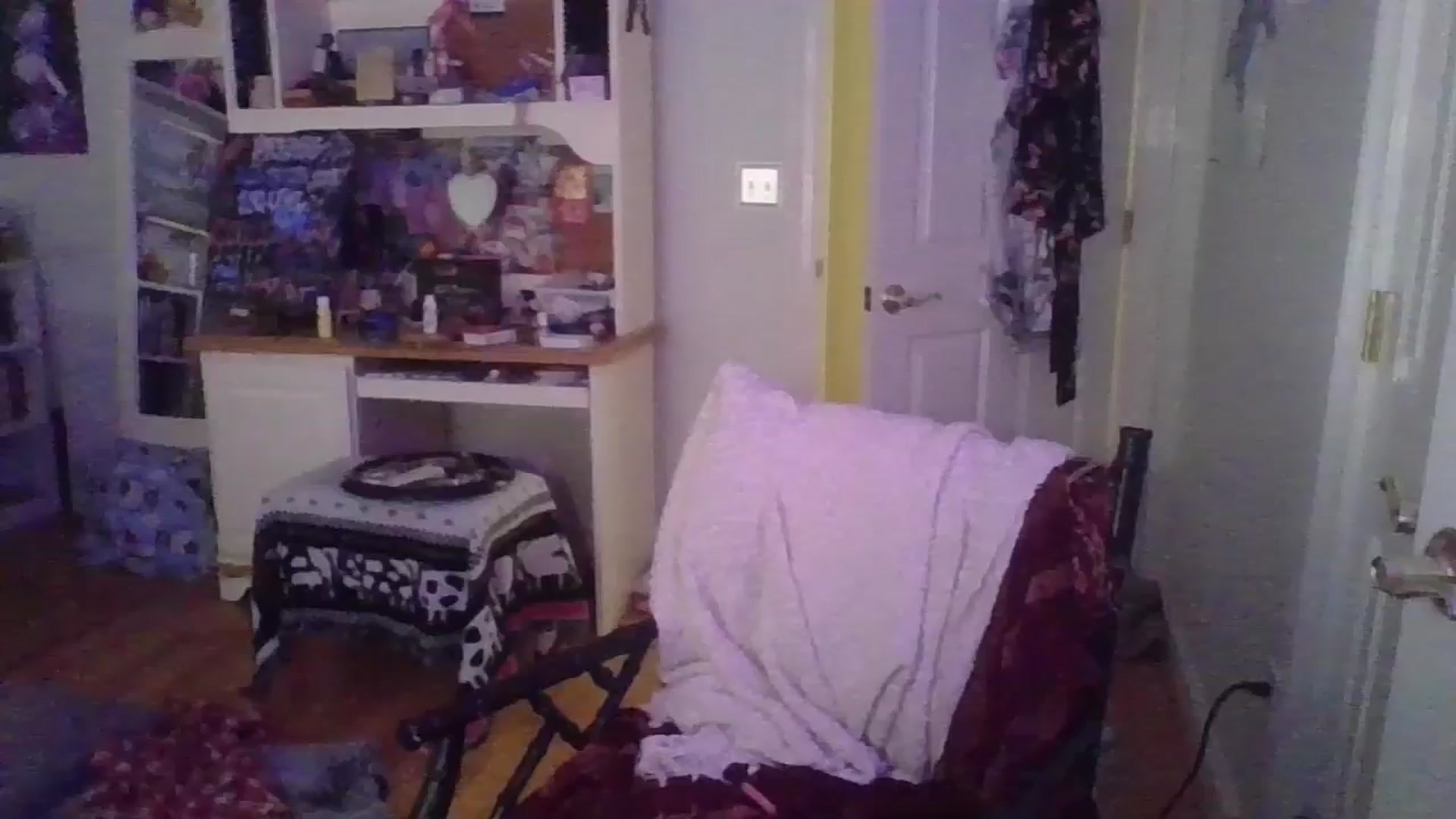 Gallery image thumbnail from Petunias's myfreecams stream on, 10/01/2024, 18:31 image 1 of 20