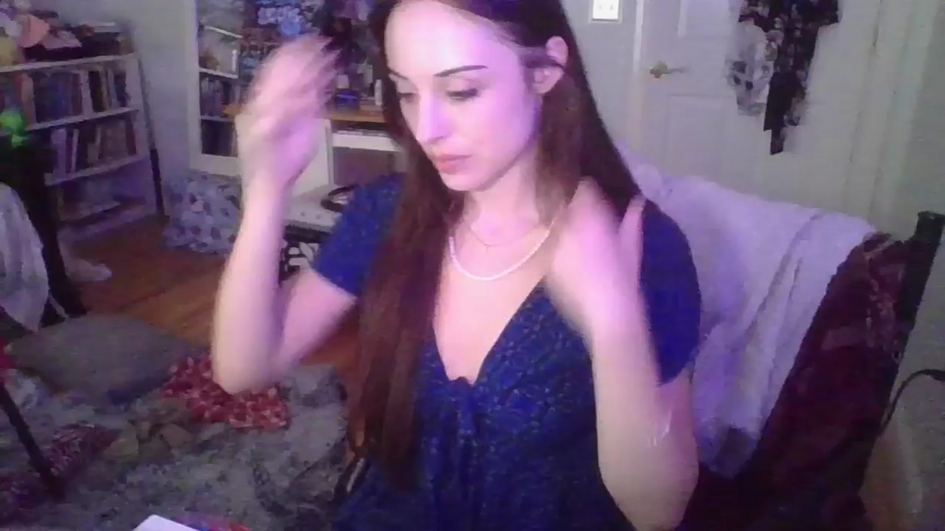 Gallery image thumbnail from Petunias's myfreecams stream on, 10/01/2024, 18:31 image 13 of 20