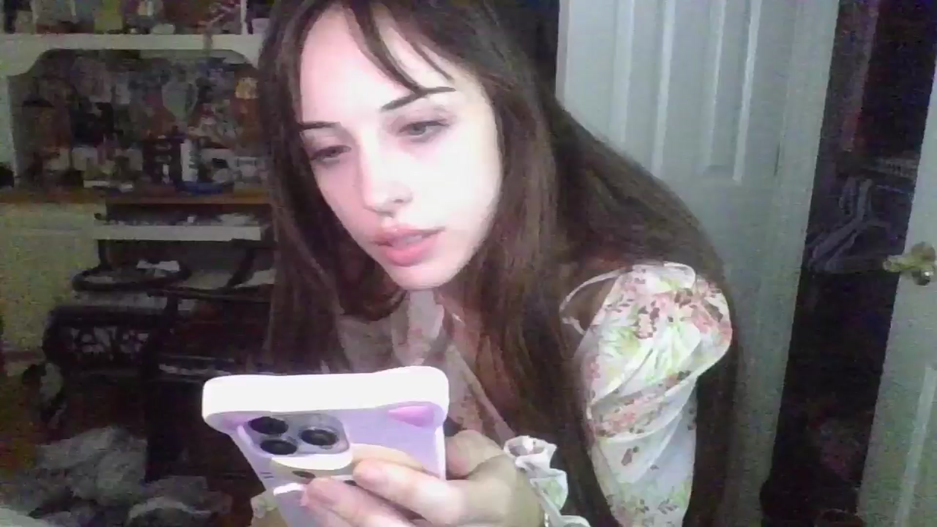 Gallery image thumbnail from Petunias's myfreecams stream on, 10/03/2024, 21:25 image 17 of 20