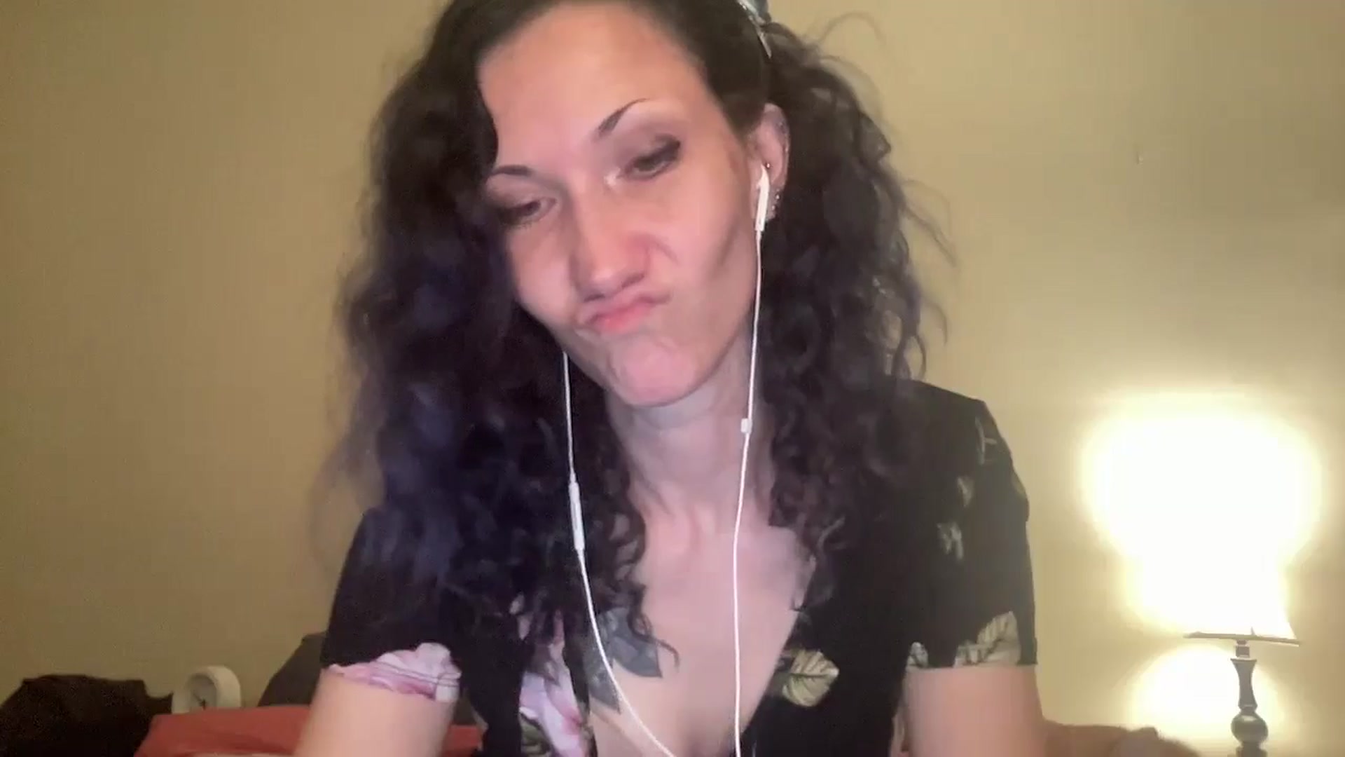 Gallery image thumbnail from Phaedra's myfreecams stream on, 08/22/2024, 08:54 image 17 of 20