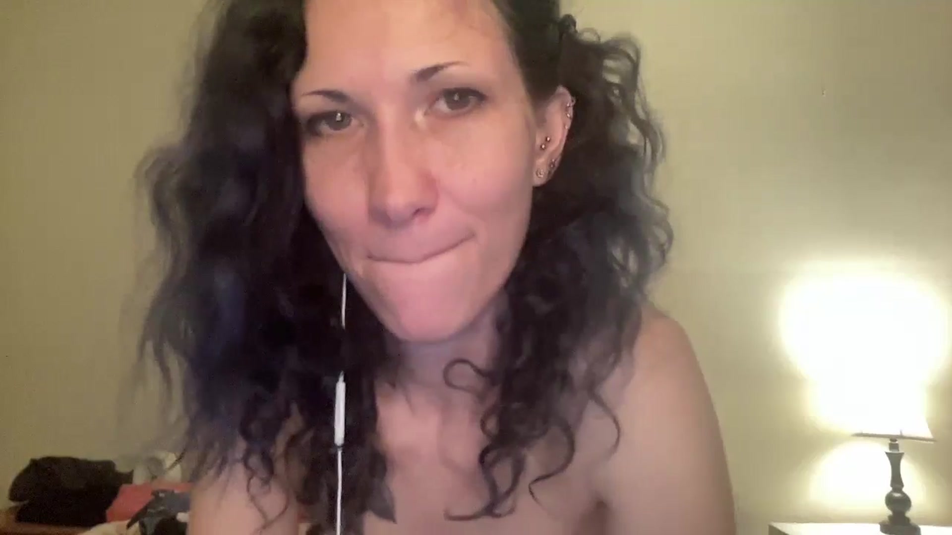 Gallery image thumbnail from Phaedra's myfreecams stream on, 08/22/2024, 13:06 image 2 of 20