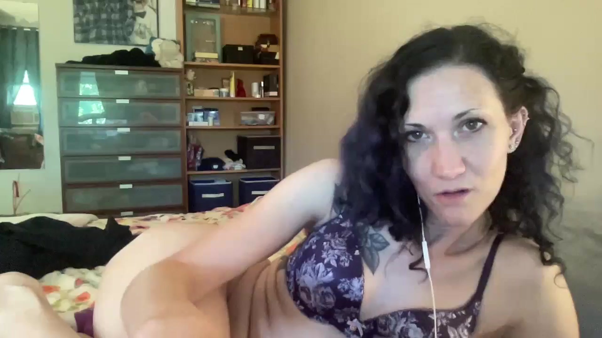 Gallery image thumbnail from Phaedra's myfreecams stream on, 08/23/2024, 13:21 image 18 of 20