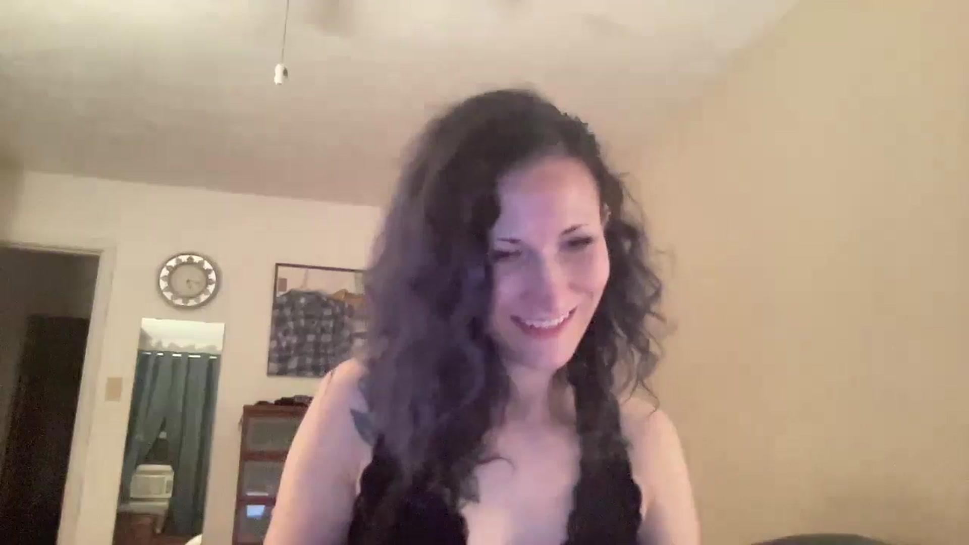 Gallery image thumbnail from Phaedra's myfreecams stream on, 08/26/2024, 09:16 image 13 of 20