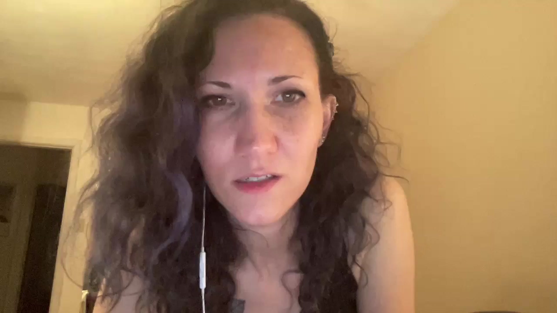 Gallery image thumbnail from Phaedra's myfreecams stream on, 08/26/2024, 10:18 image 17 of 20