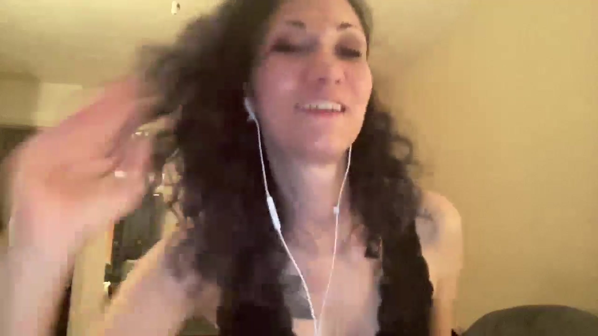 Gallery image thumbnail from Phaedra's myfreecams stream on, 08/26/2024, 10:18 image 8 of 20