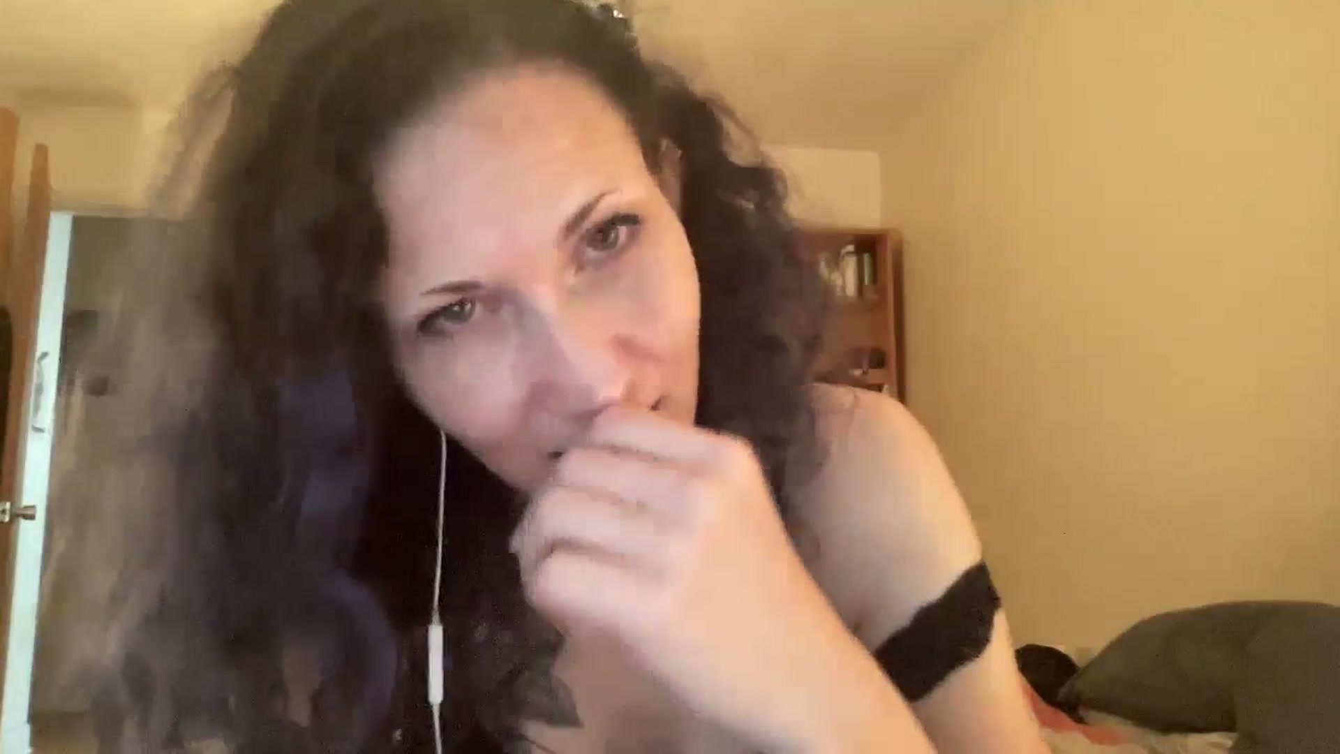 Gallery image thumbnail from Phaedra's myfreecams stream on, 08/26/2024, 11:13 image 17 of 20