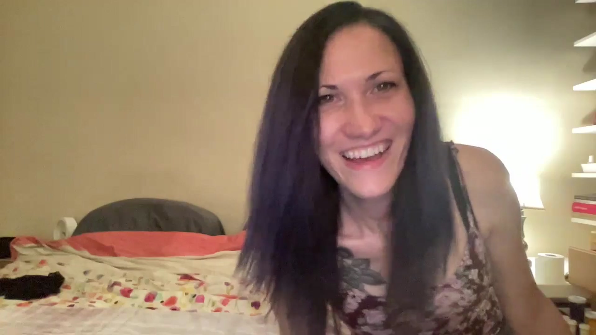 Gallery image thumbnail from Phaedra's myfreecams stream on, 08/28/2024, 07:29 image 8 of 20