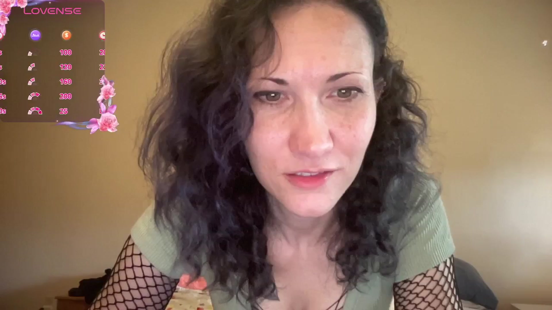 Gallery image thumbnail from Phaedra's myfreecams stream on, 10/14/2024, 15:57 image 13 of 20