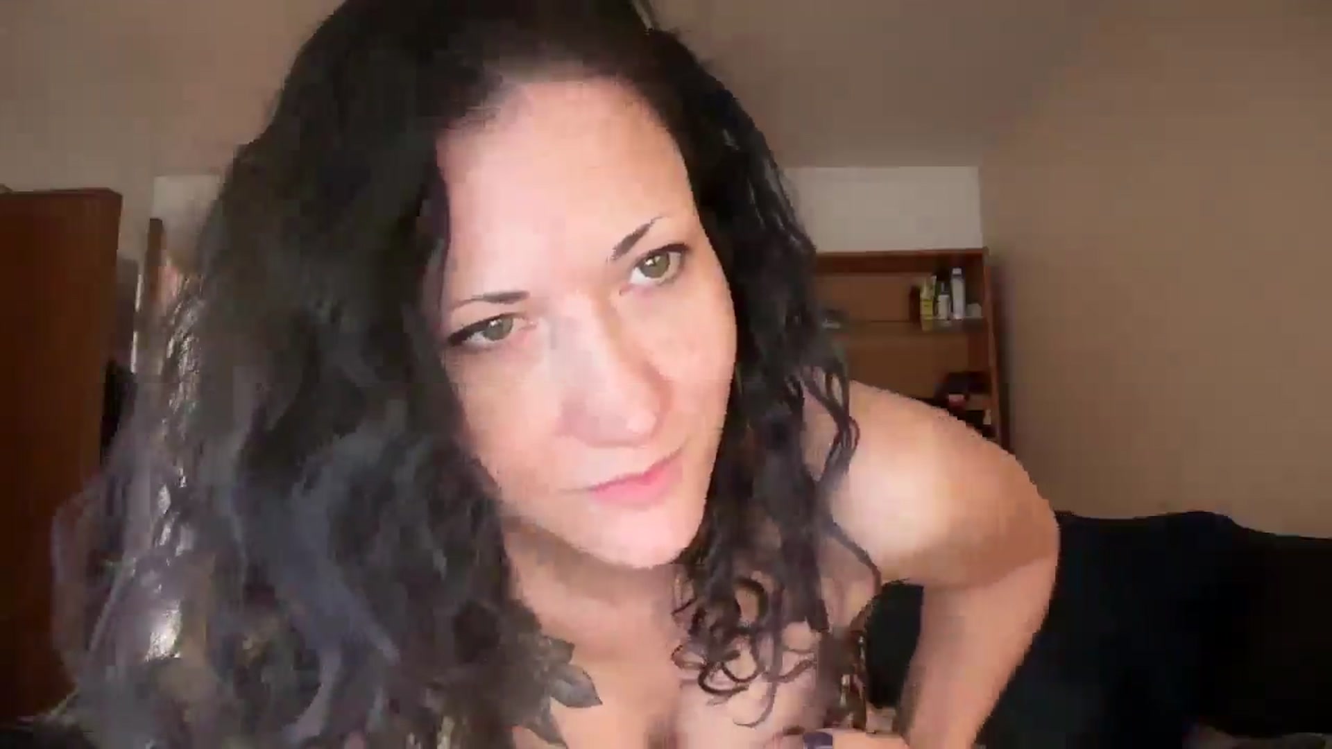 Gallery image thumbnail from Phaedra's myfreecams stream on, 02/27/2025, 13:36 image 17 of 20