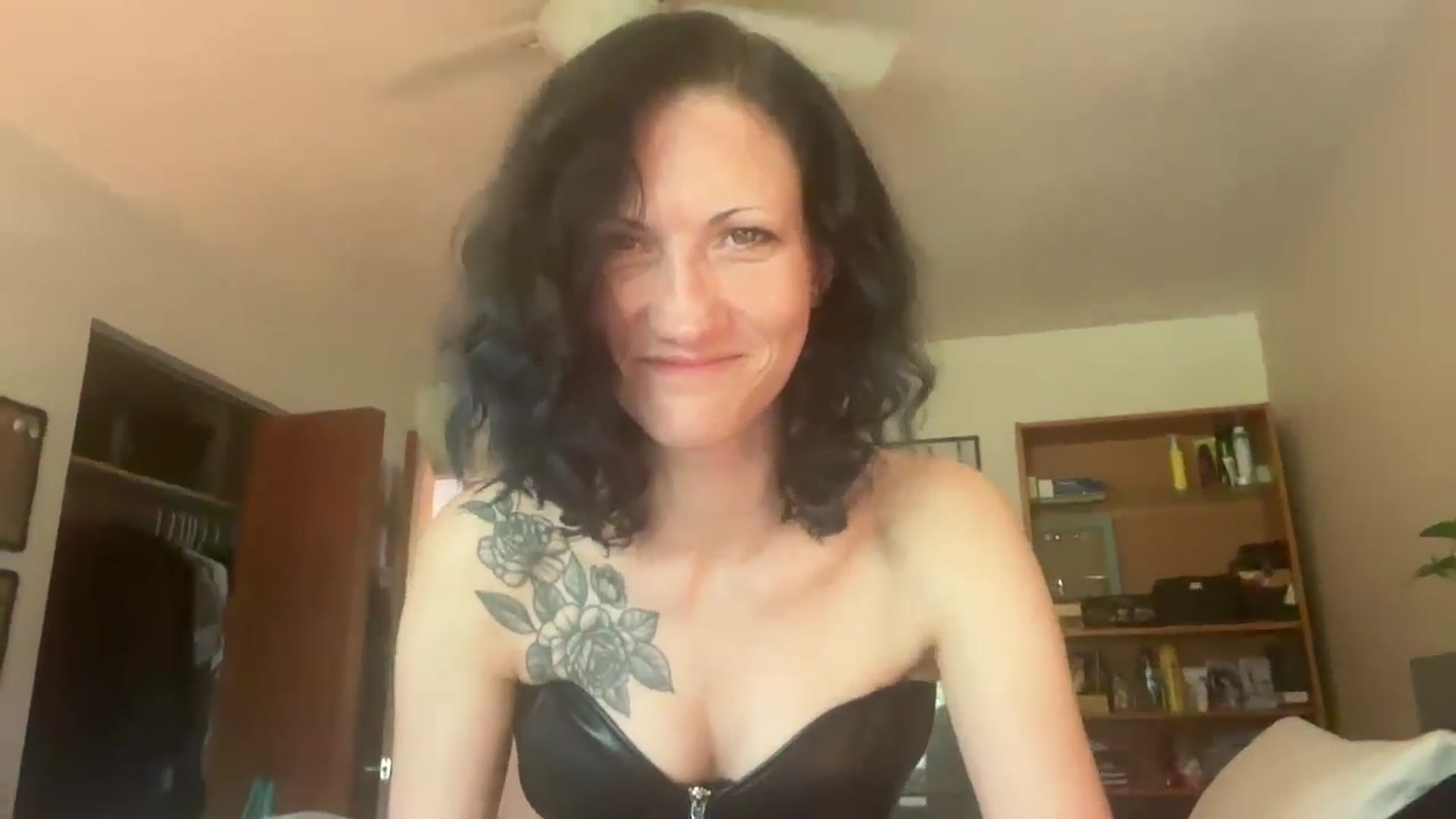 Gallery image thumbnail from Phaedra's myfreecams stream on, 06/13/2025, 13:50 image 17 of 20