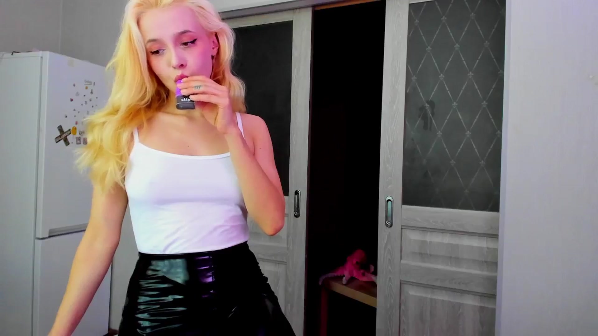 Gallery image thumbnail from PhantomEdging's myfreecams stream on, 06/16/2024, 15:13 image 15 of 20