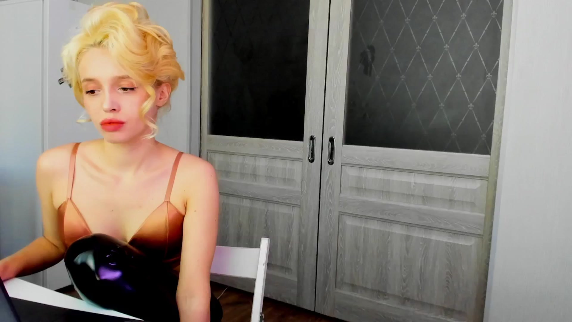 Gallery image thumbnail from PhantomEdging's myfreecams stream on, 06/30/2024, 13:49 image 14 of 20