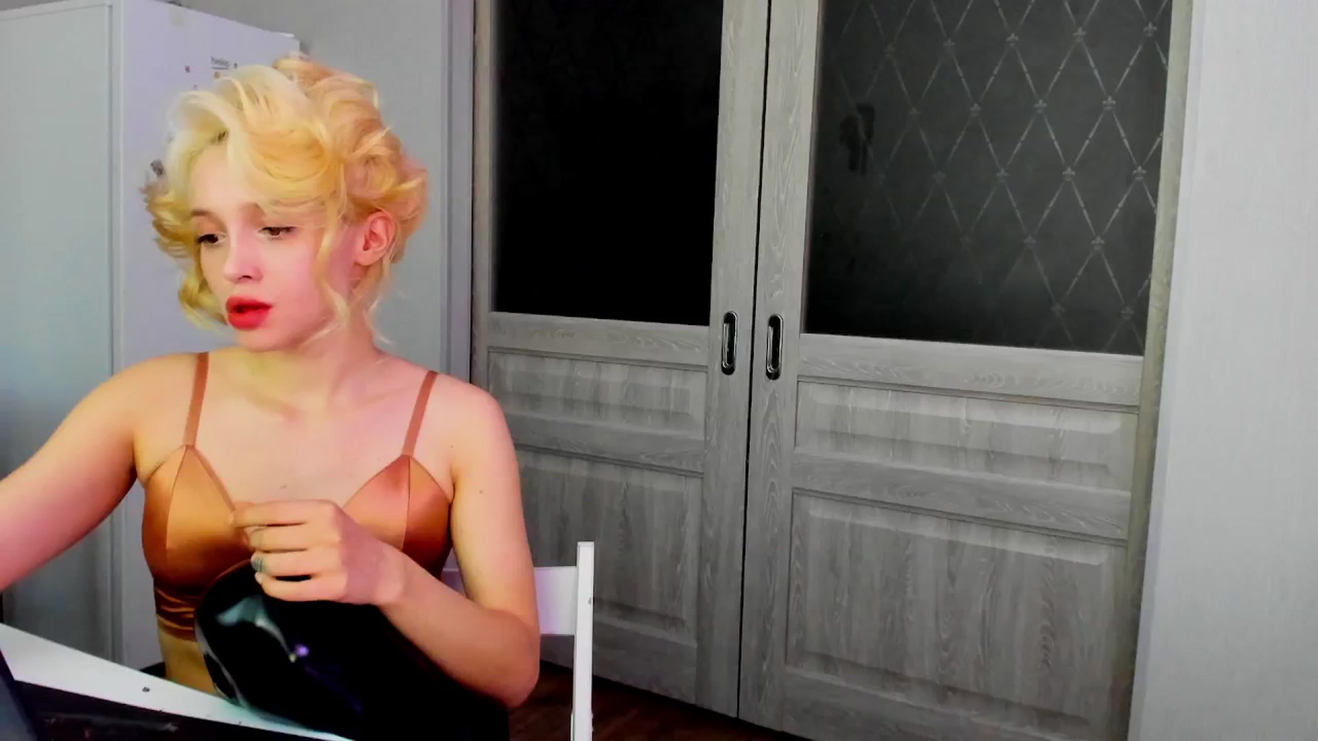 Gallery image thumbnail from PhantomEdging's myfreecams stream on, 06/30/2024, 15:55 image 15 of 20