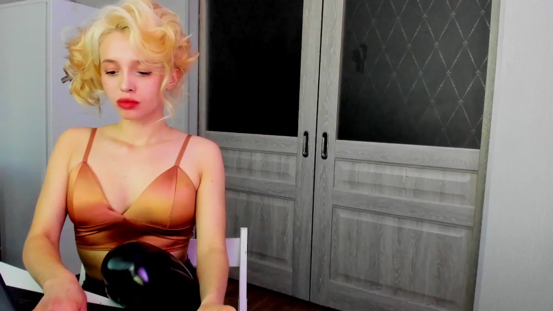 Gallery image thumbnail from PhantomEdging's myfreecams stream on, 06/30/2024, 15:55 image 6 of 20