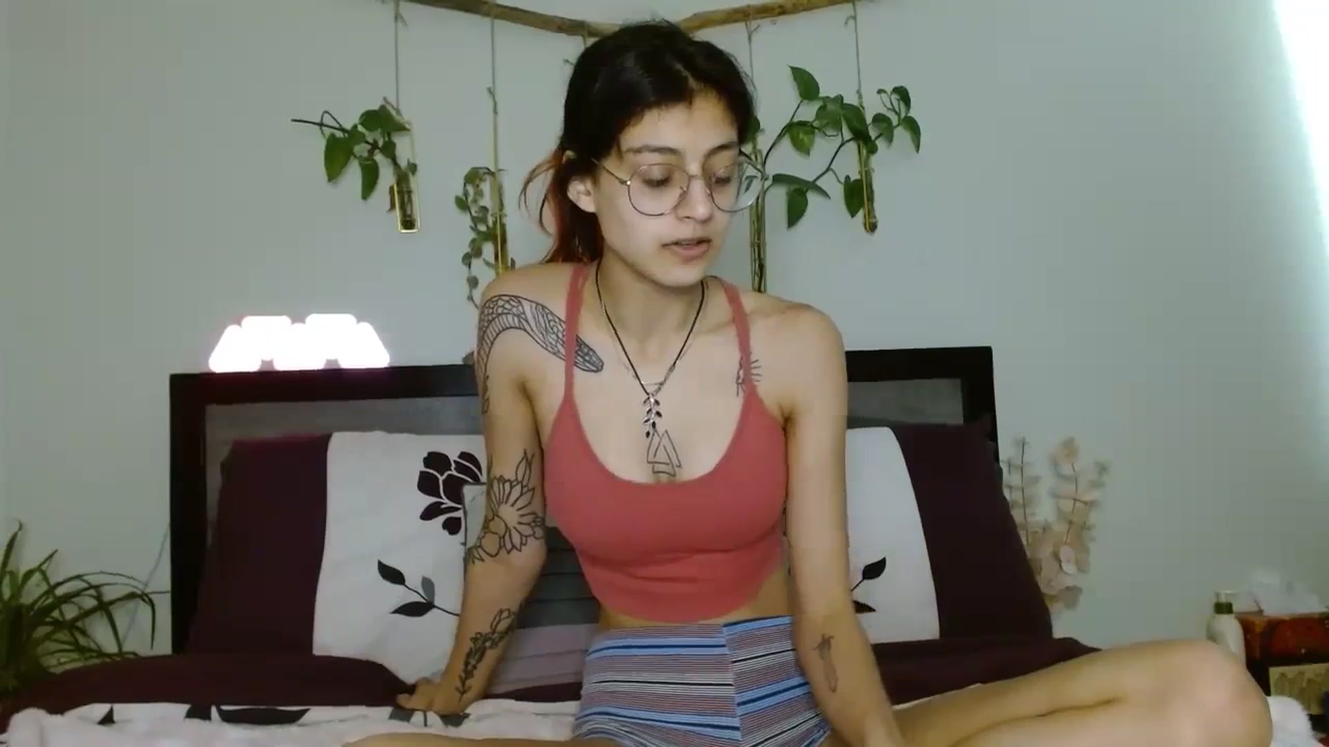 Gallery image thumbnail from PhantomGray's myfreecams stream on, 03/25/2024, 17:12 image 18 of 20