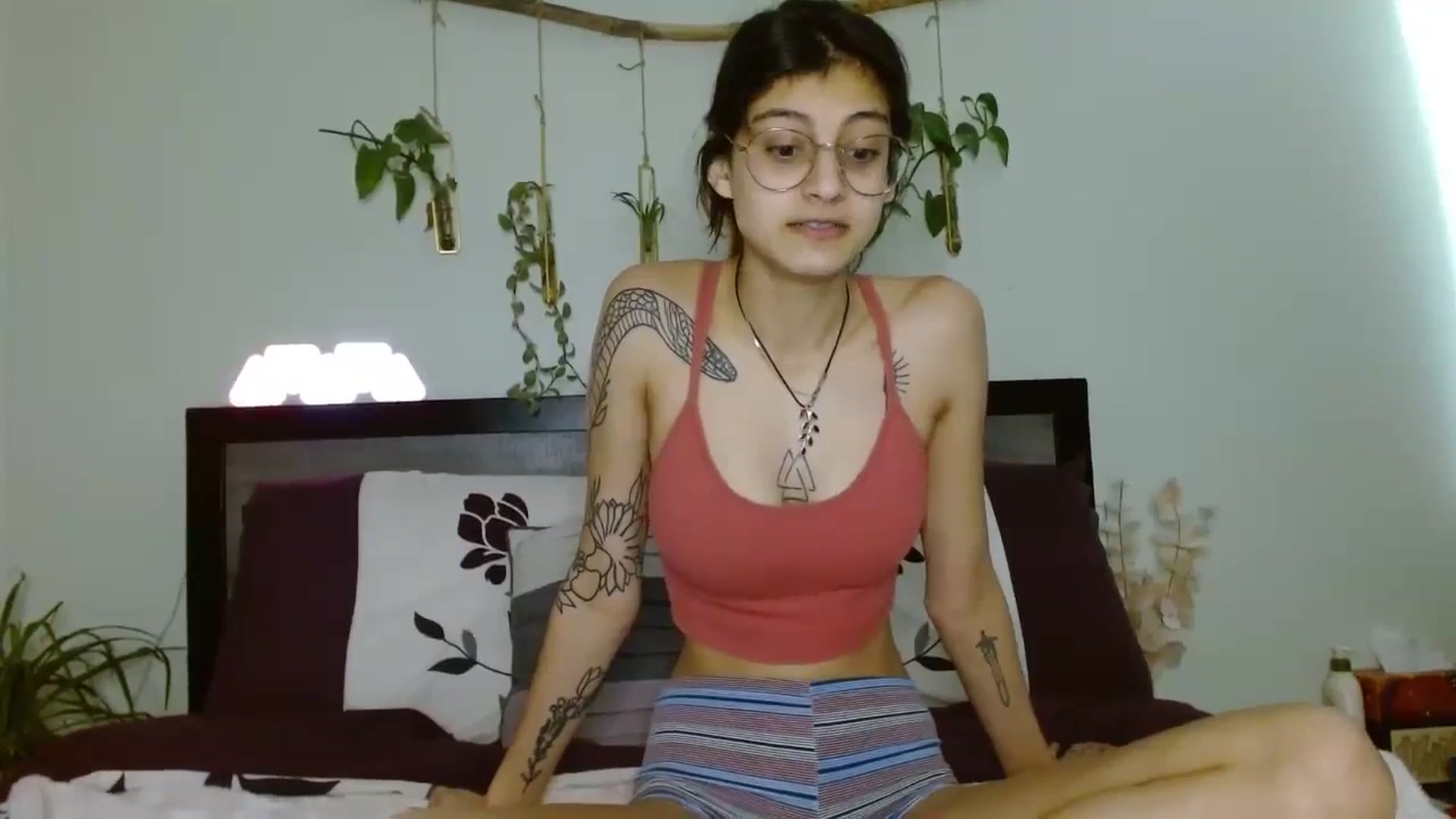 Gallery image thumbnail from PhantomGray's myfreecams stream on, 03/25/2024, 17:12 image 17 of 20