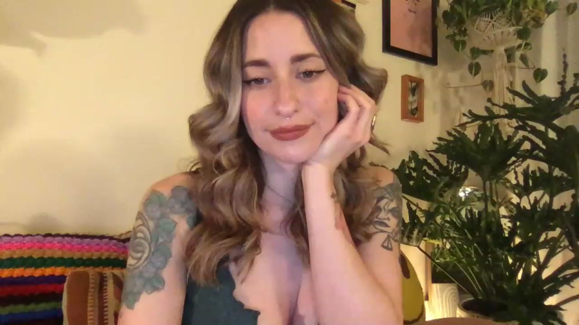 Gallery image thumbnail from PhoebeWoods's myfreecams stream on, 02/11/2023, 05:06 image 8 of 20