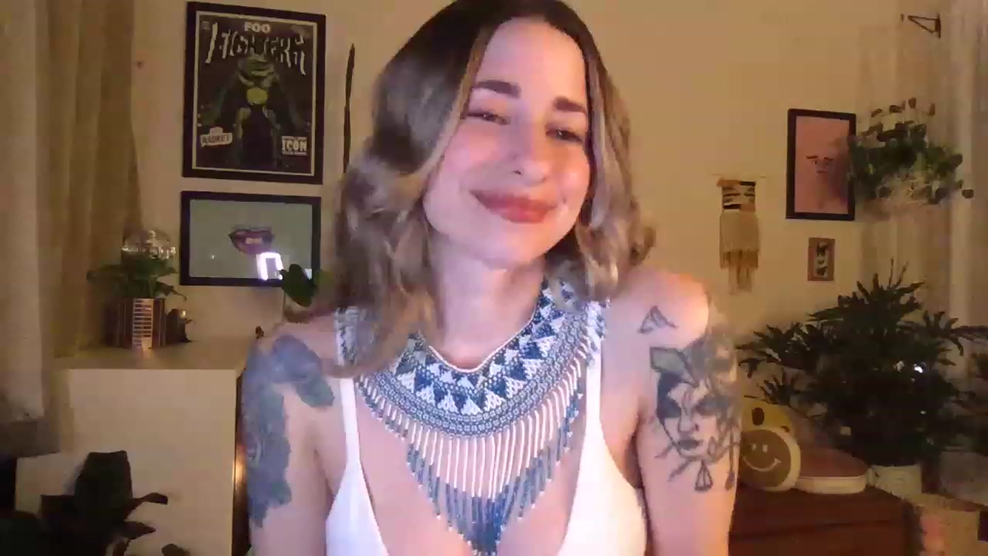 Gallery image thumbnail from PhoebeWoods's myfreecams stream on, 02/13/2023, 02:34 image 10 of 20