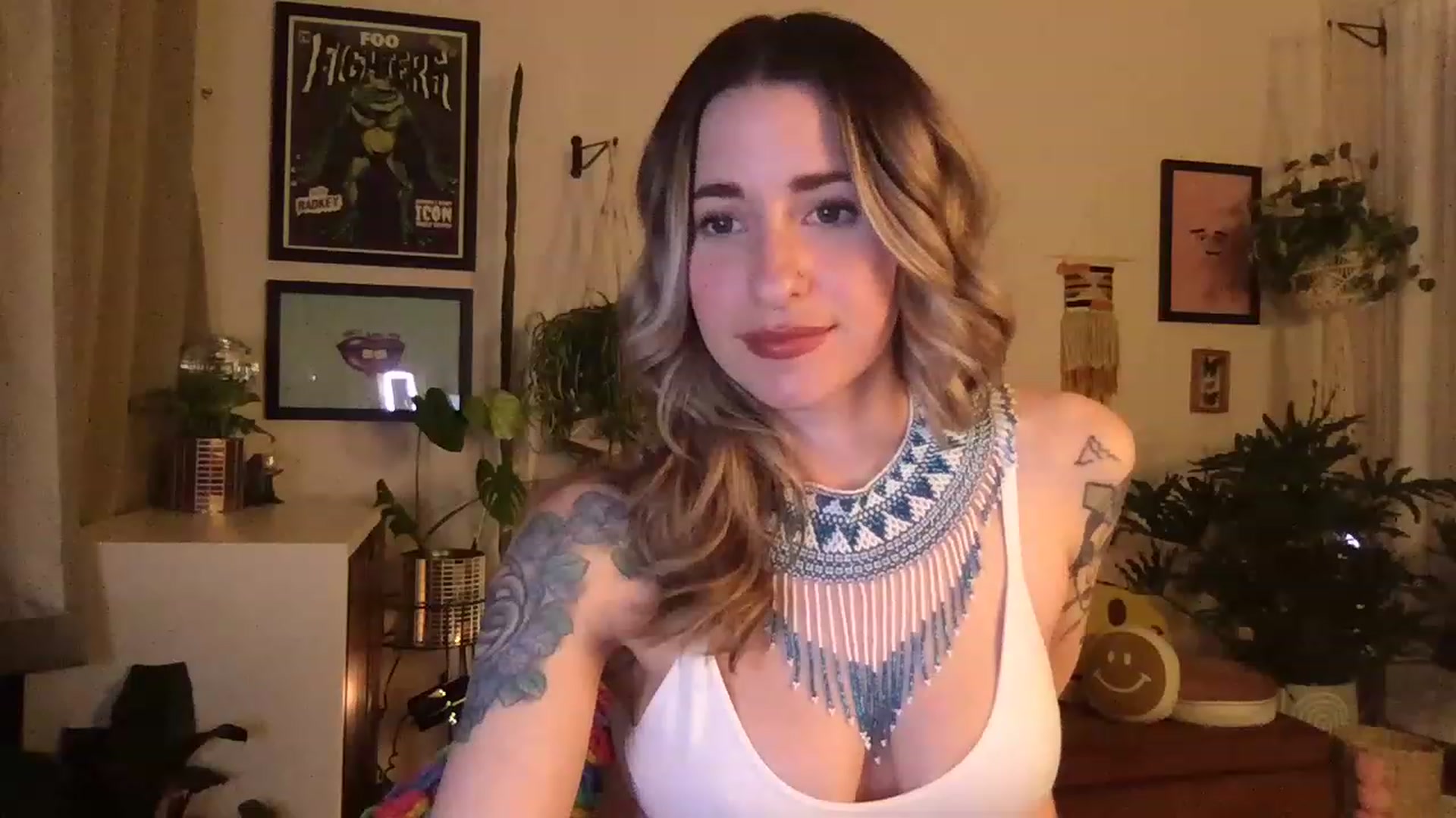 Gallery image thumbnail from PhoebeWoods's myfreecams stream on, 02/13/2023, 02:34 image 13 of 20