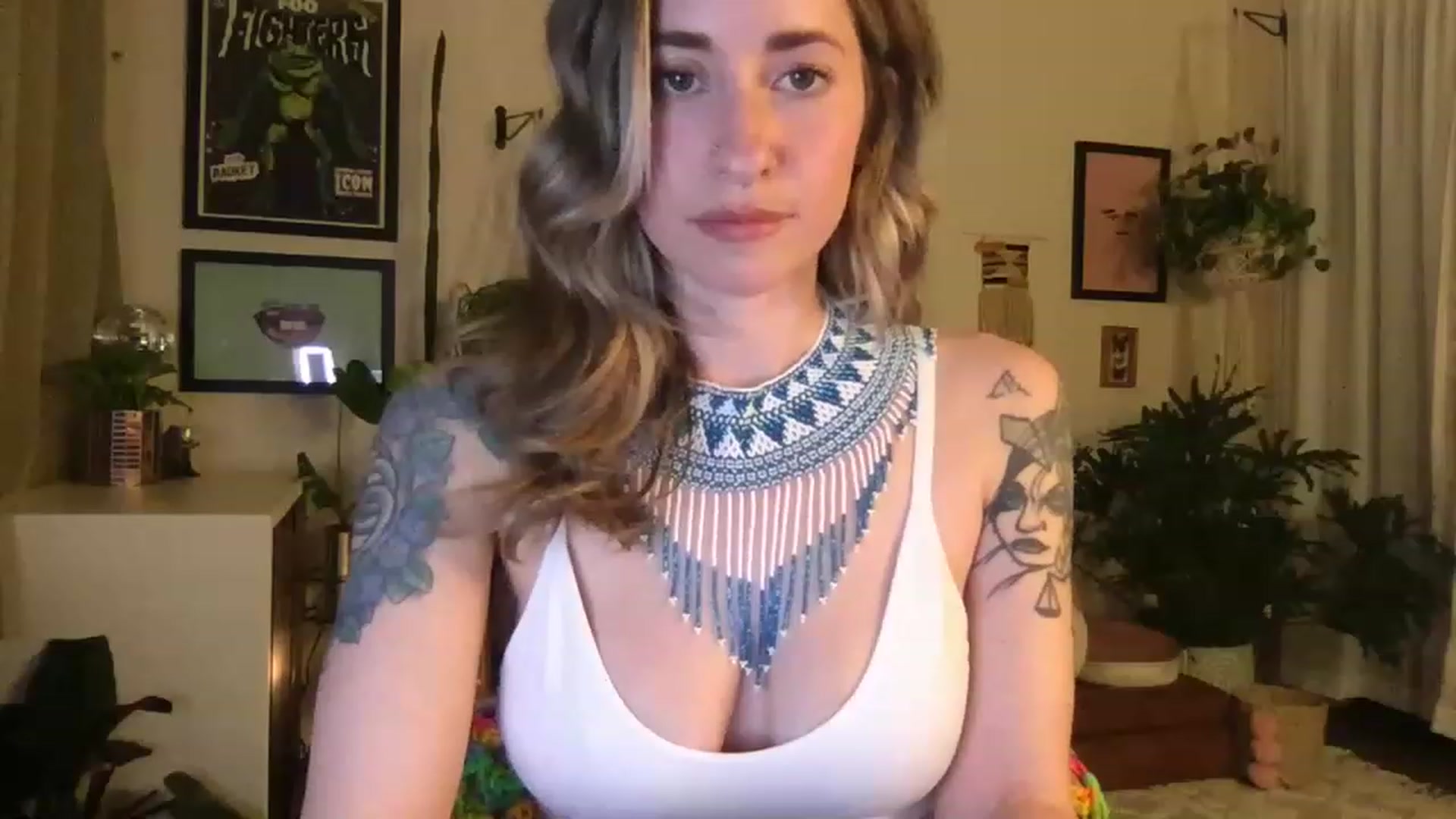 Gallery image thumbnail from PhoebeWoods's myfreecams stream on, 02/13/2023, 04:03 image 13 of 20