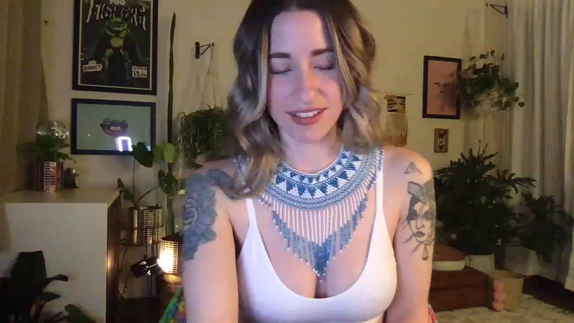 Gallery image thumbnail from PhoebeWoods's myfreecams stream on, 02/13/2023, 04:03 image 6 of 20