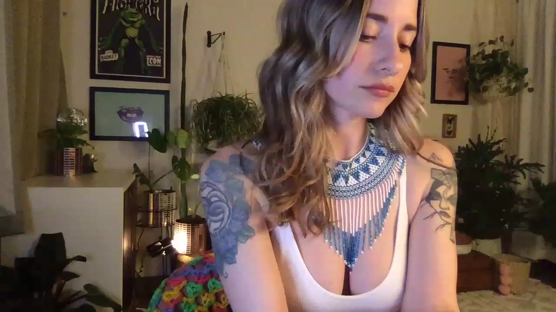 Gallery image thumbnail from PhoebeWoods's myfreecams stream on, 02/13/2023, 04:03 image 3 of 20