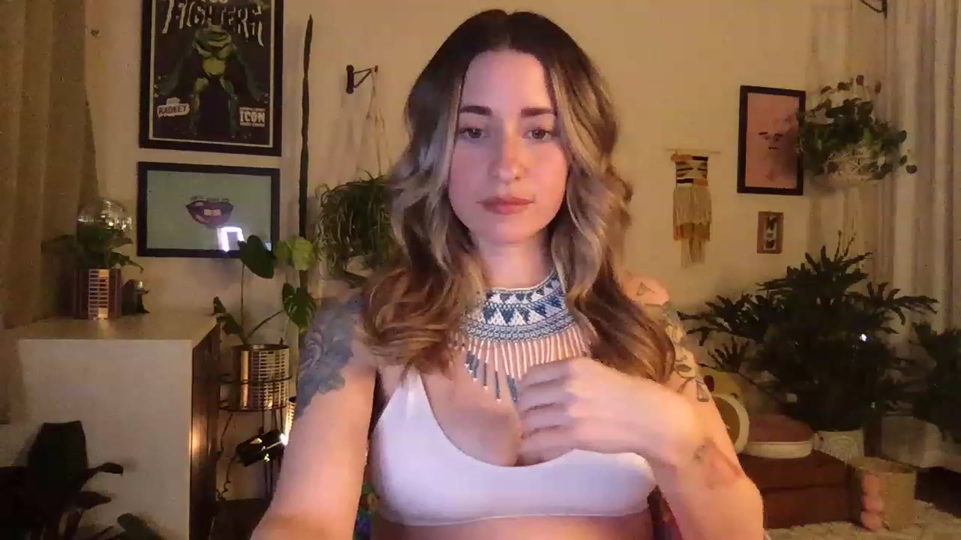 Gallery image thumbnail from PhoebeWoods's myfreecams stream on, 02/13/2023, 04:03 image 17 of 20