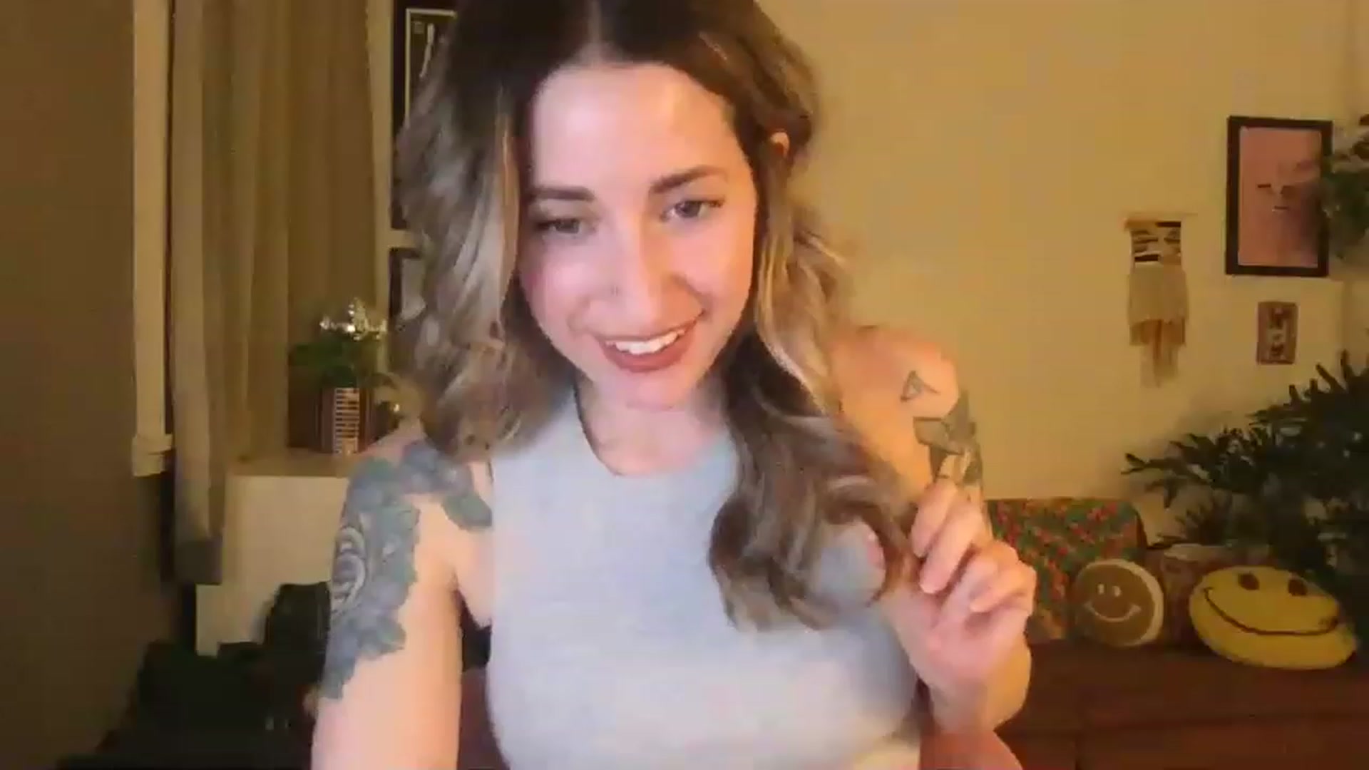 Gallery image thumbnail from PhoebeWoods's myfreecams stream on, 02/16/2023, 04:35 image 1 of 20