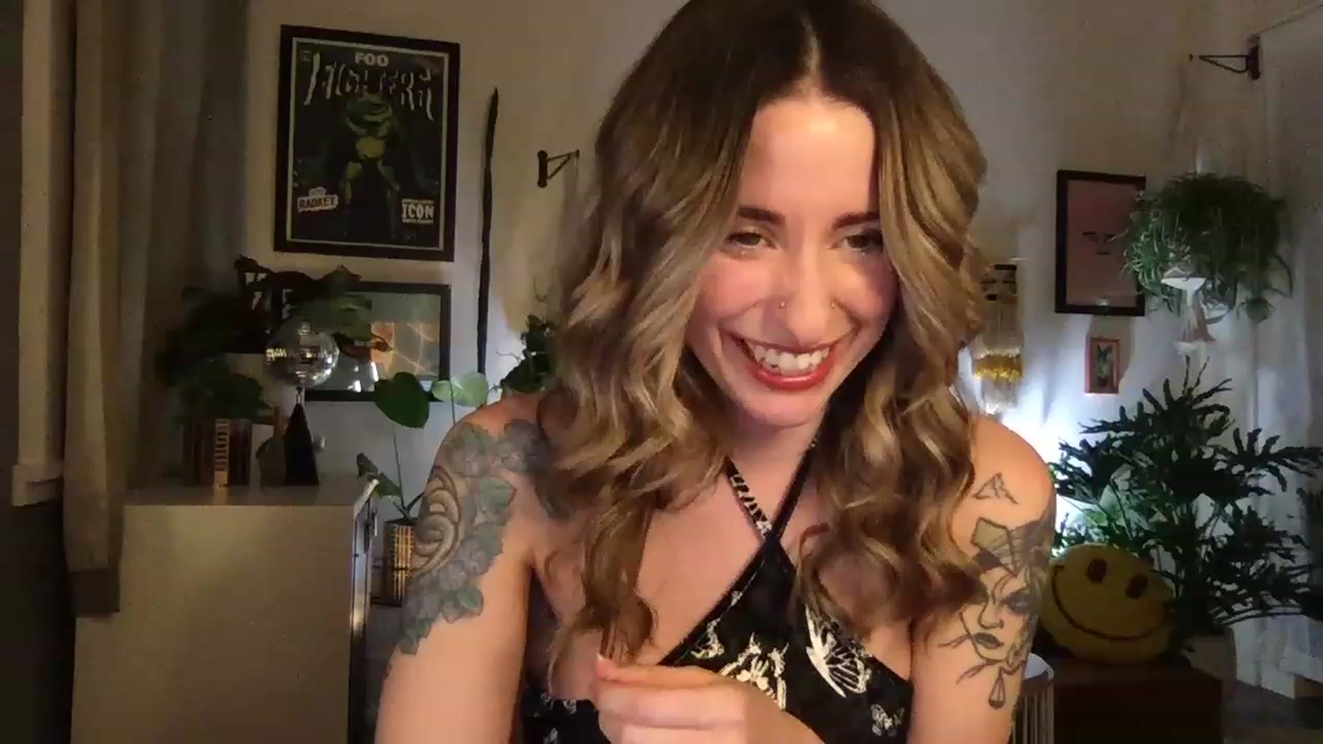 Gallery image thumbnail from PhoebeWoods's myfreecams stream on, 02/18/2023, 05:30 image 3 of 20