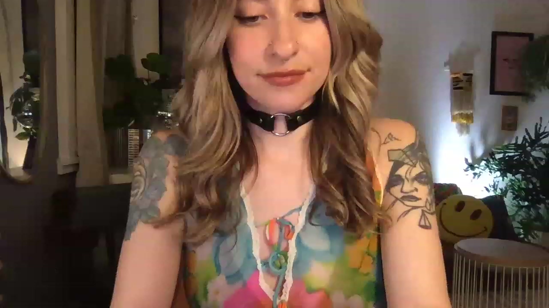 Gallery image thumbnail from PhoebeWoods's myfreecams stream on, 02/23/2023, 03:36 image 6 of 20