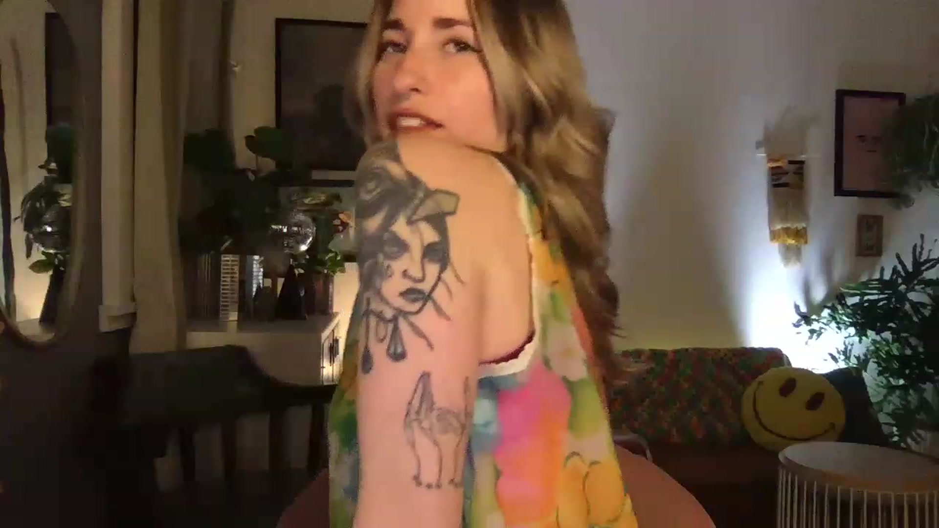 Gallery image thumbnail from PhoebeWoods's myfreecams stream on, 02/23/2023, 03:36 image 4 of 20