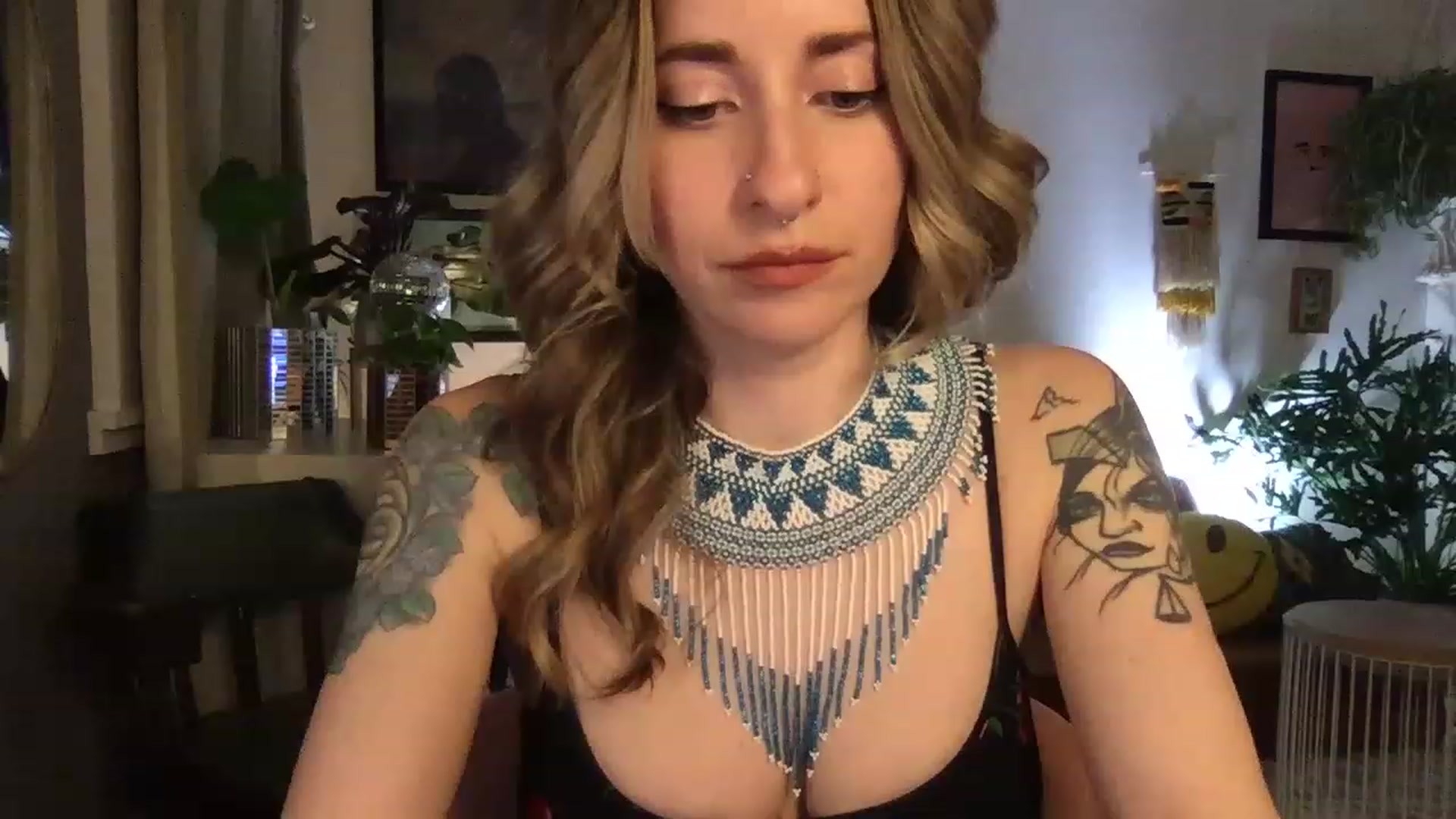 Gallery image thumbnail from PhoebeWoods's myfreecams stream on, 02/25/2023, 04:28 image 15 of 20