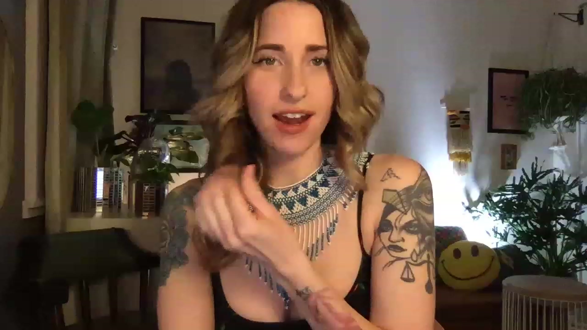 Gallery image thumbnail from PhoebeWoods's myfreecams stream on, 02/25/2023, 04:28 image 3 of 20