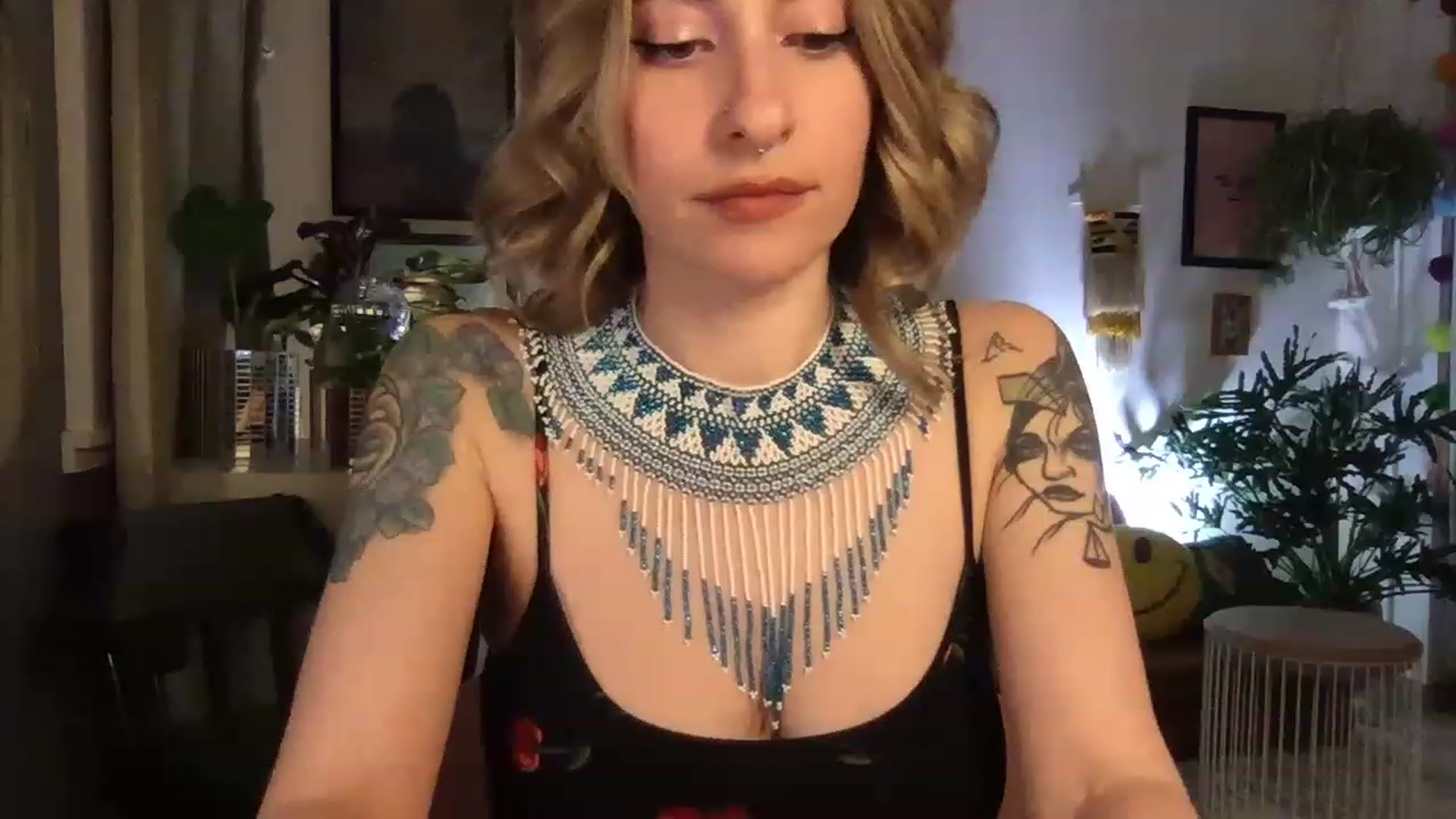 Gallery image thumbnail from PhoebeWoods's myfreecams stream on, 02/25/2023, 04:28 image 10 of 20