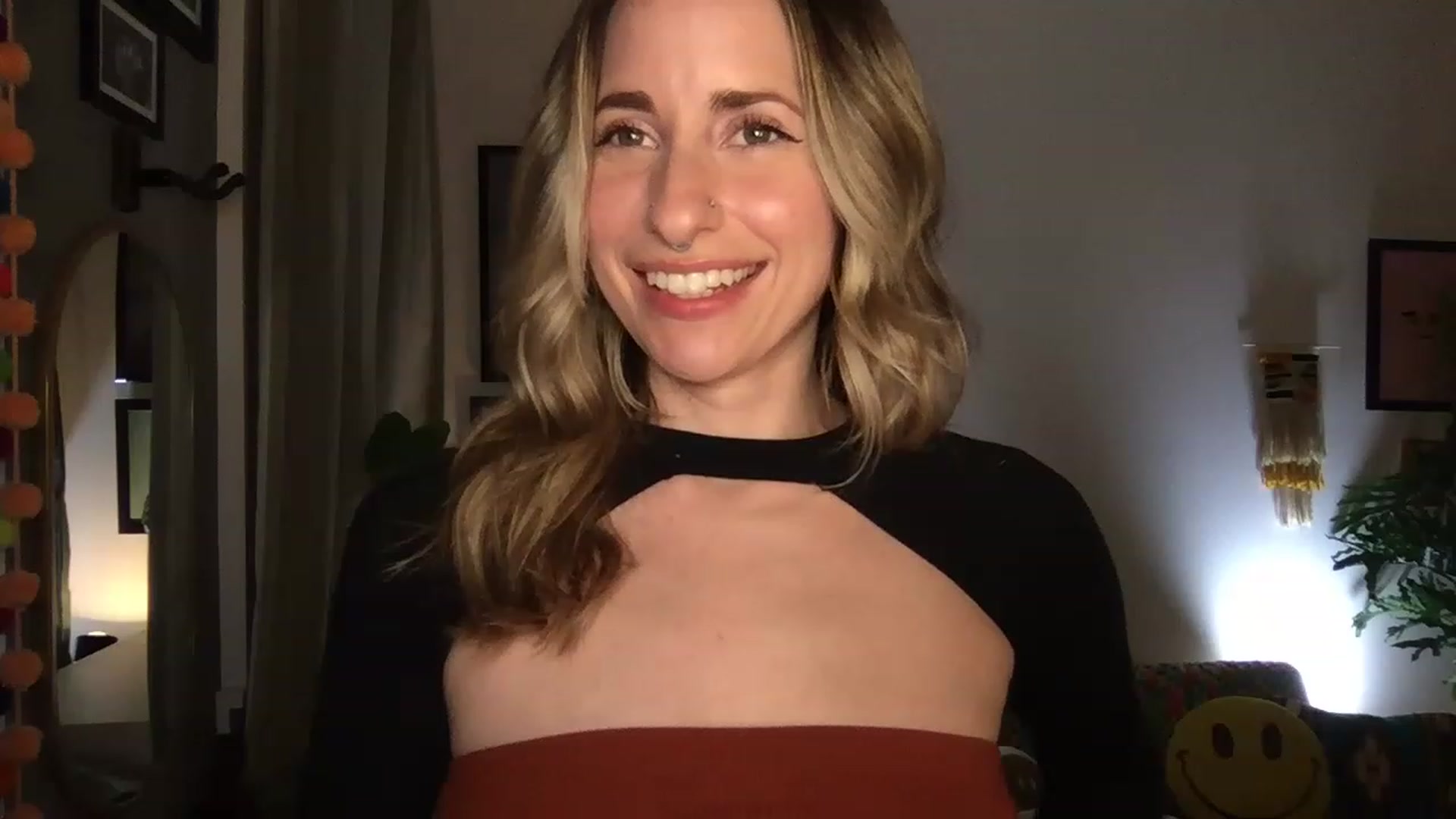 Gallery image thumbnail from PhoebeWoods's myfreecams stream on, 03/02/2023, 04:06 image 4 of 20