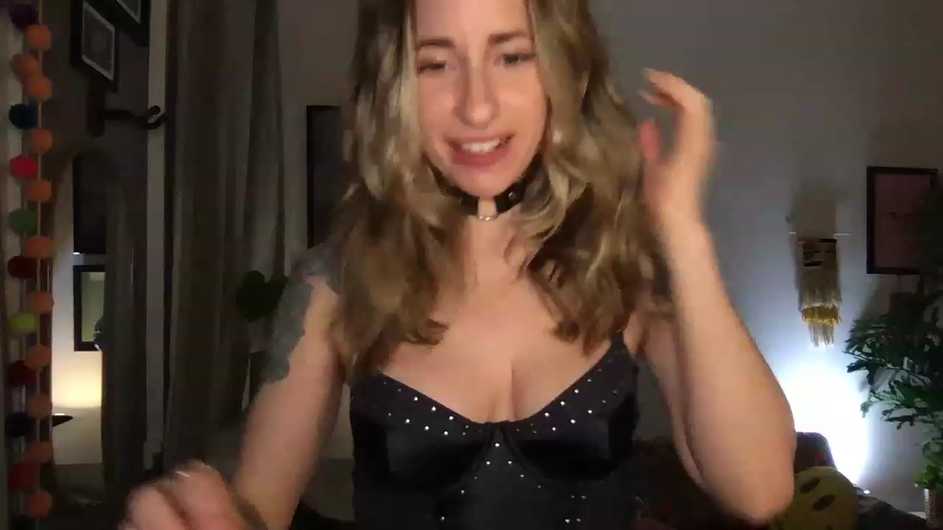 Gallery image thumbnail from PhoebeWoods's myfreecams stream on, 03/02/2023, 04:06 image 10 of 20