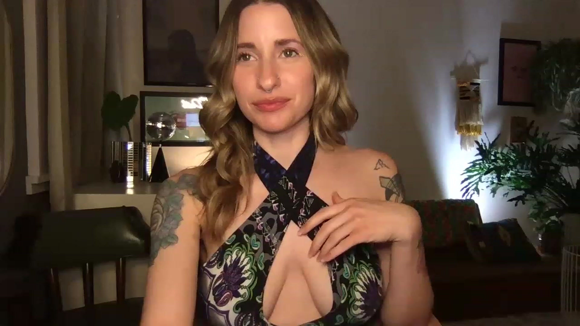 Gallery image thumbnail from PhoebeWoods's myfreecams stream on, 03/08/2023, 04:20 image 8 of 20