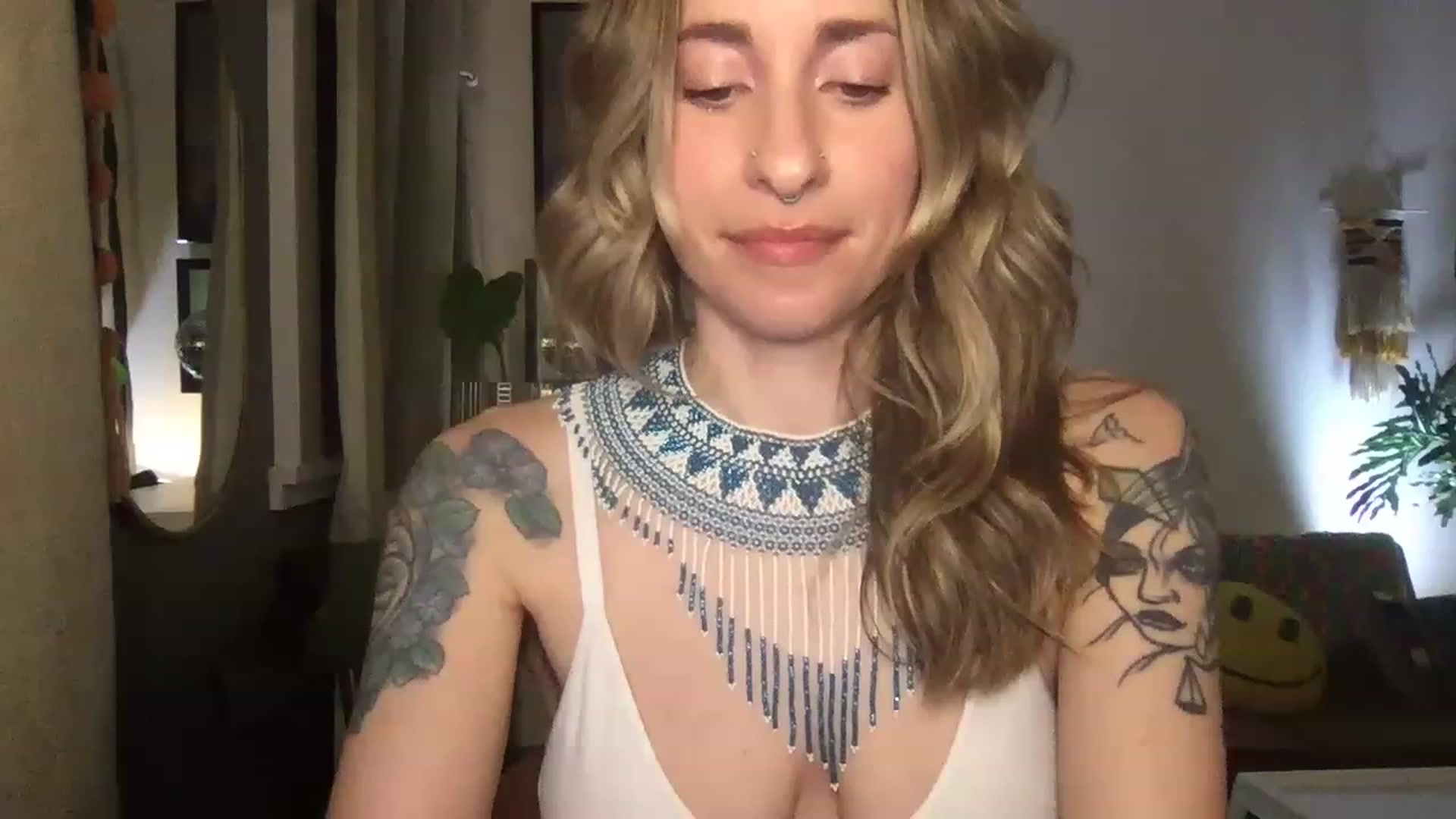 Gallery image thumbnail from PhoebeWoods's myfreecams stream on, 03/09/2023, 05:24 image 5 of 20