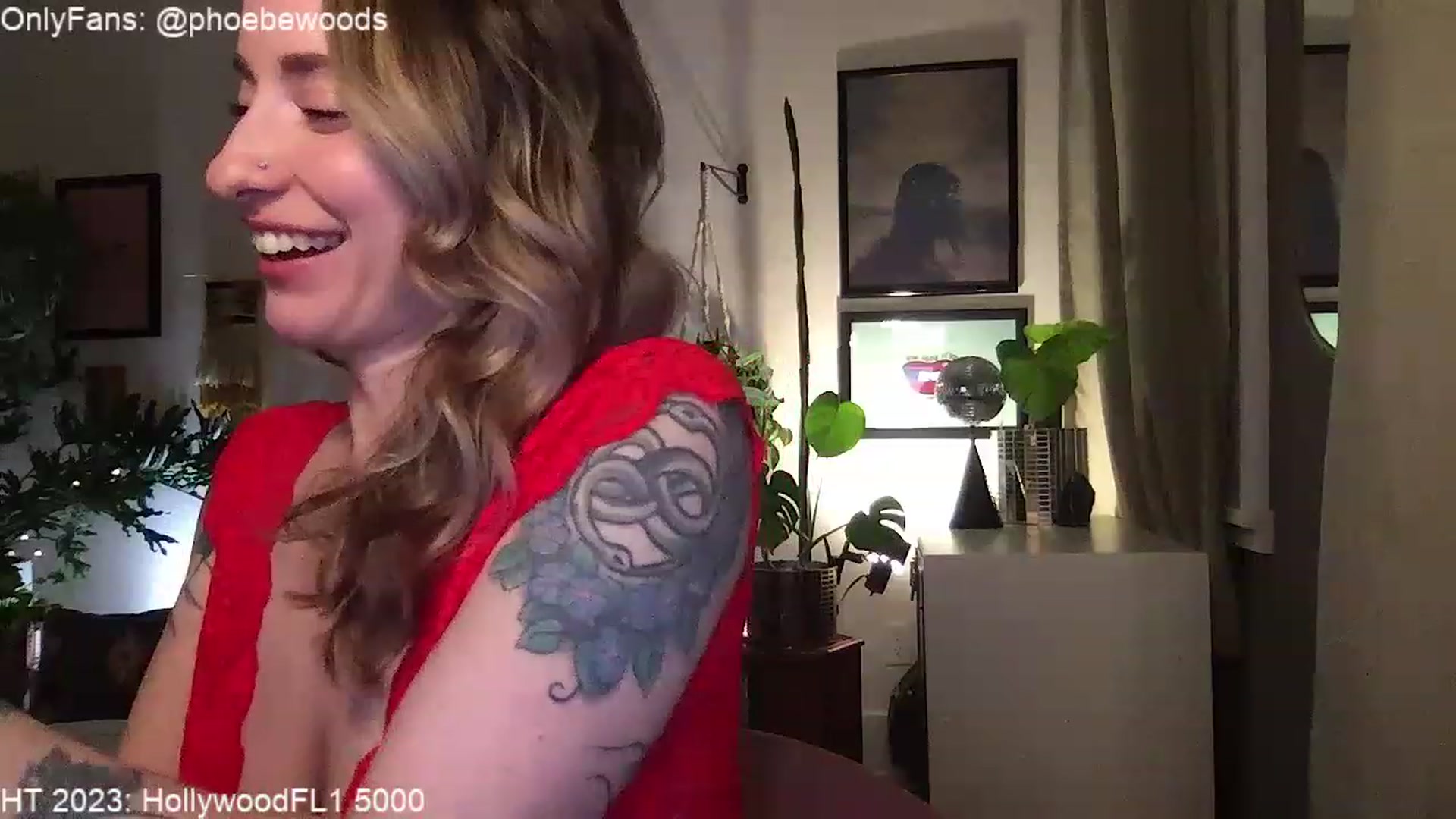 Gallery image thumbnail from PhoebeWoods's myfreecams stream on, 03/17/2023, 02:41 image 5 of 20