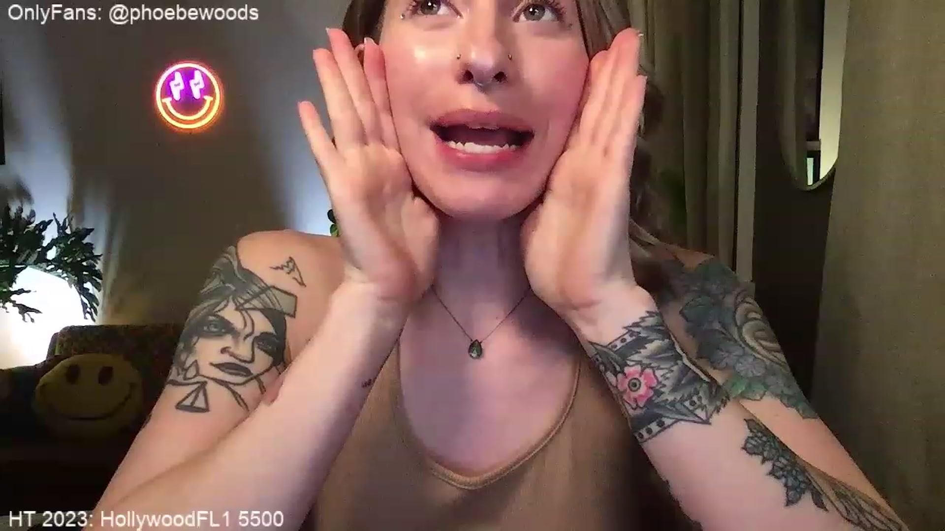 Gallery image thumbnail from PhoebeWoods's myfreecams stream on, 03/22/2023, 03:05 image 10 of 20