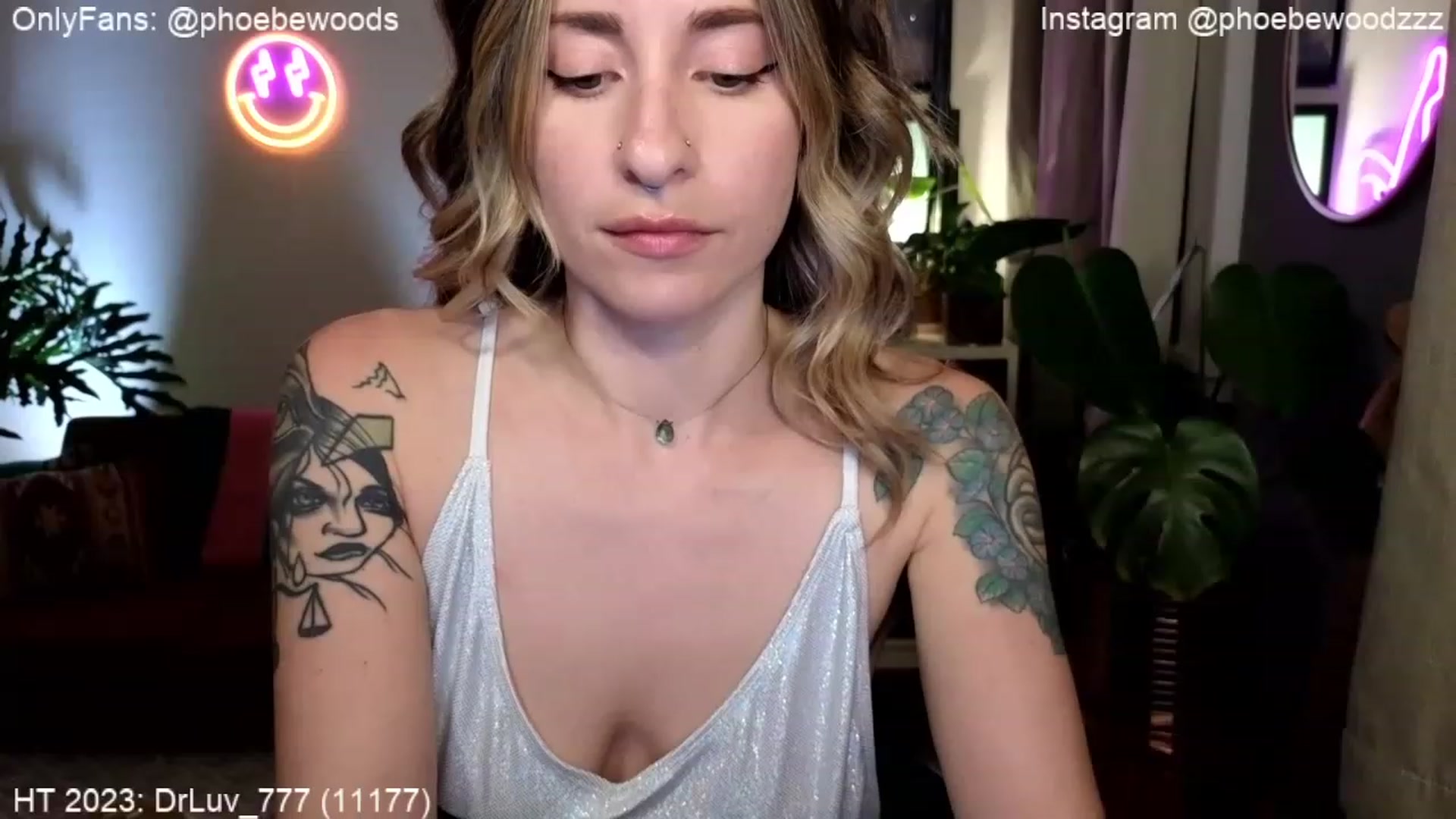 Gallery image thumbnail from PhoebeWoods's myfreecams stream on, 06/27/2023, 02:44 image 10 of 20