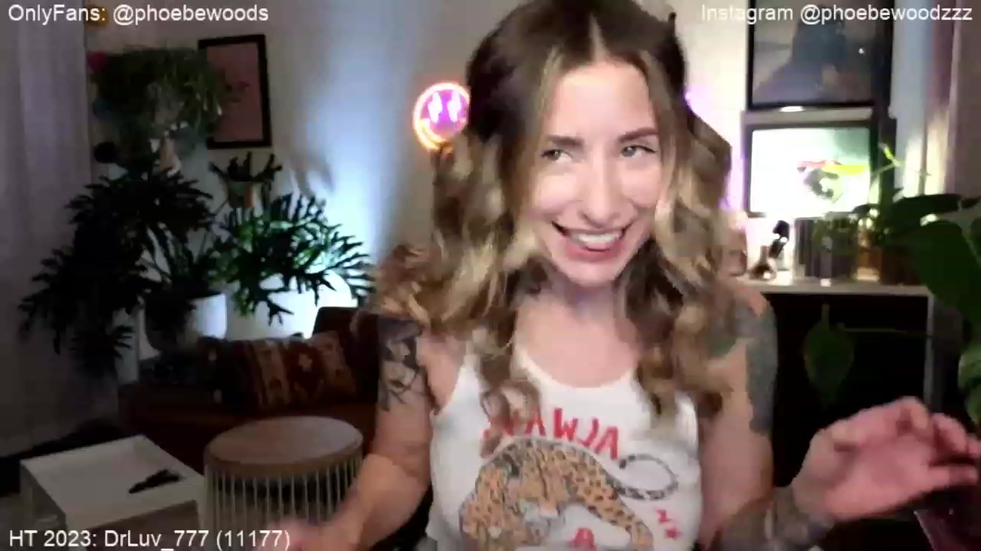 Gallery image thumbnail from PhoebeWoods's myfreecams stream on, 06/28/2023, 01:02 image 12 of 20