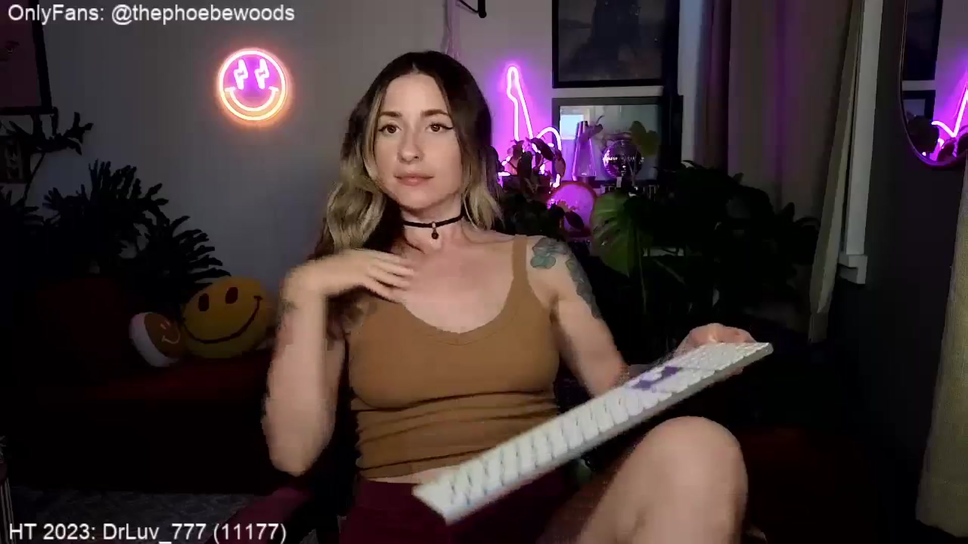 Gallery image thumbnail from PhoebeWoods's myfreecams stream on, 09/24/2023, 23:21 image 10 of 20
