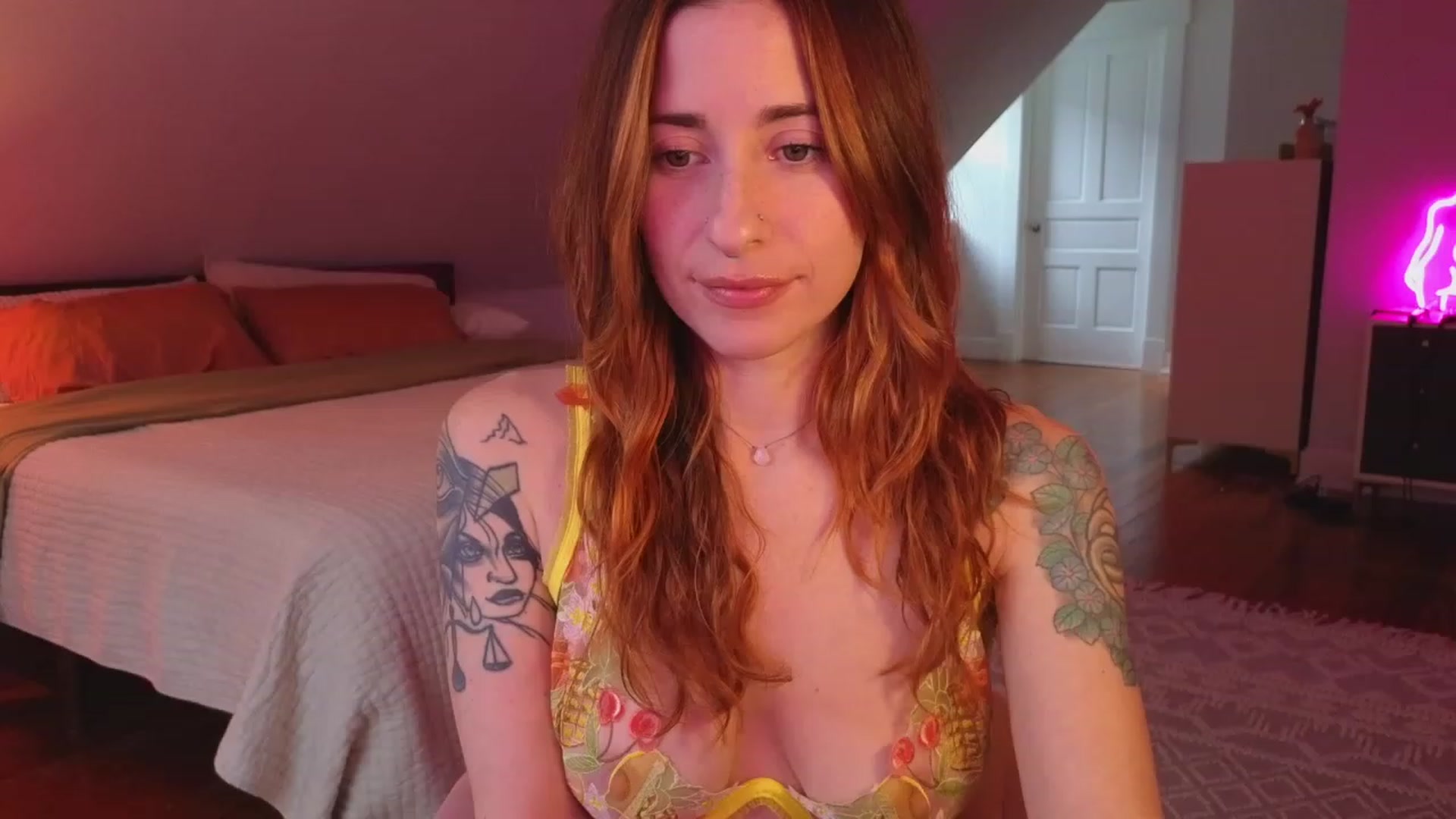 Gallery image thumbnail from PhoebeWoods's myfreecams stream on, 12/23/2023, 18:19 image 5 of 20